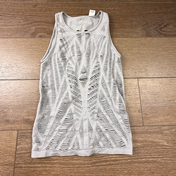 Alo Yoga Women's Vixen Fitted Tank Top Engineered Cut-Out Gray Size M Athletic - Picture 2 of 9